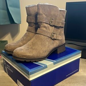 NWT White Mountain Chastity Bootie Taupe Size 10